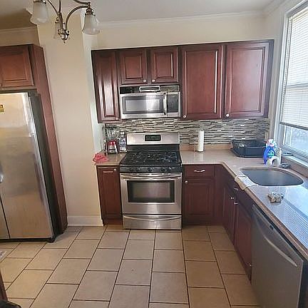 2nd image of 3210 Carlisle Ave