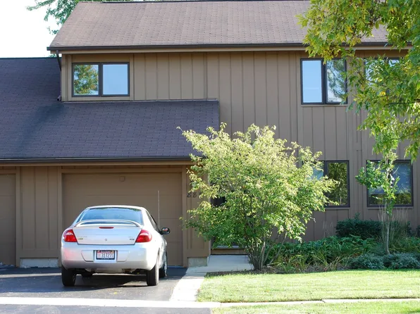 883 Shakespeare Dr, Grayslake, IL 60030
