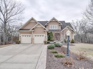 8901 Shadowood Trl, Racine, WI 53406