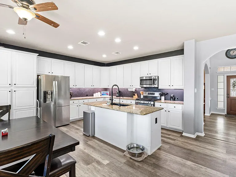 227 Sandstone Trl — Photo 1