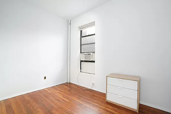 Rented by Waldstar Real Estate LLC | media 19