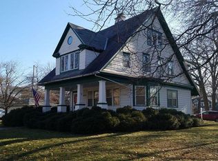 809 E Lake Forest Ave, Whitefish Bay, WI 53217