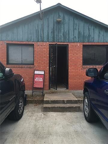 1st image of 213 Commercial St