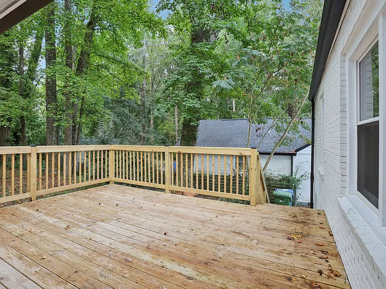 1758 Emerald Ave SW — Photo 14