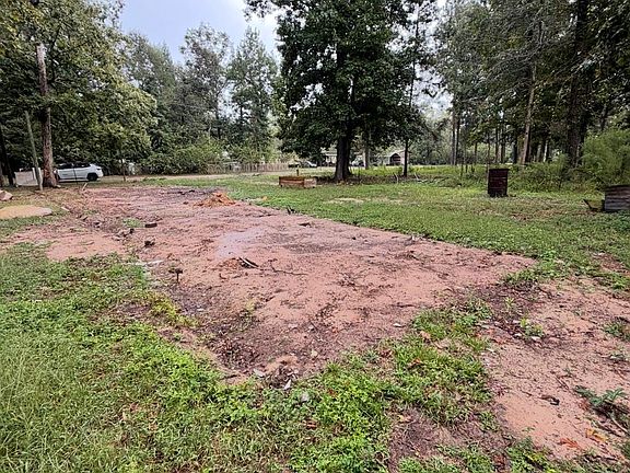 5th image of 71 Pine Ln