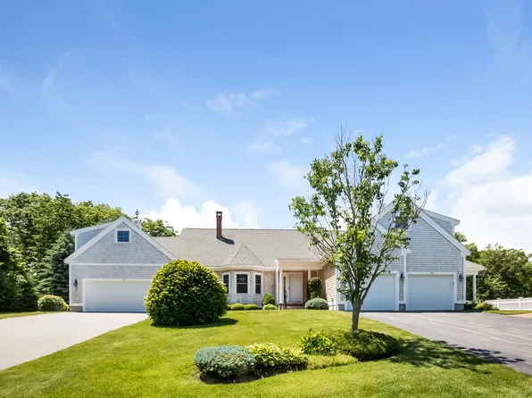 17 Grove St #B, Kennebunkport, ME 04046