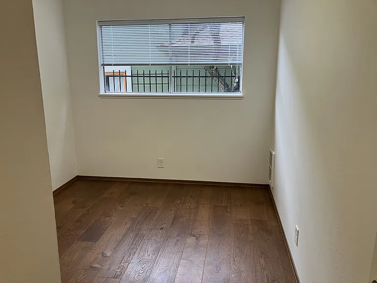 1733 Grant St #B — Photo 12