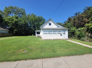 912 N High St, Sugar Creek, MO 64054