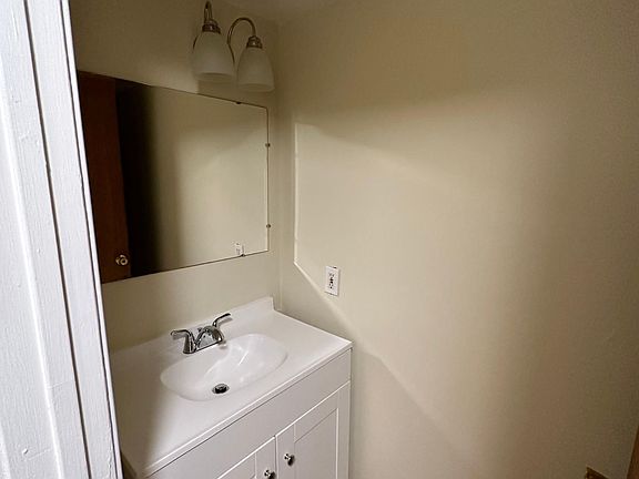 5th image of 190 N Washington St #B1