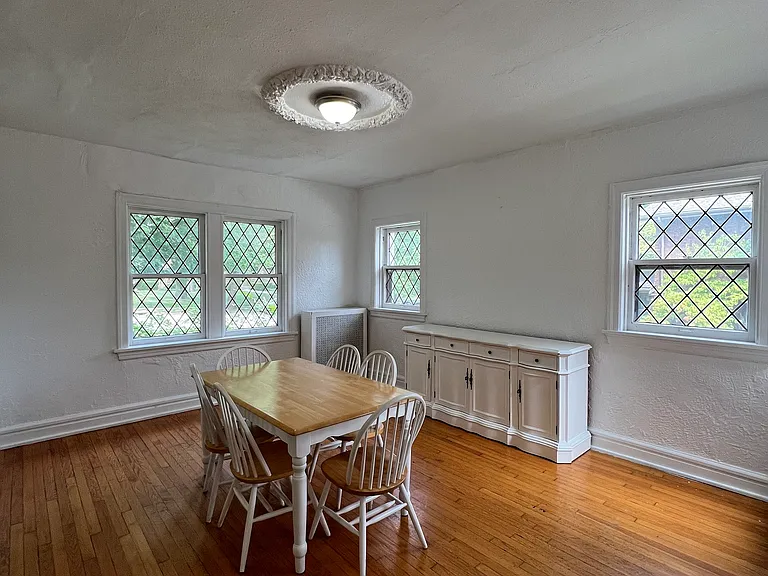 7100 Forsyth Blvd #B — Photo 4