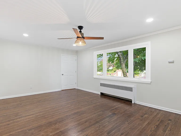 322 Broughton Ave #1 — Photo 4