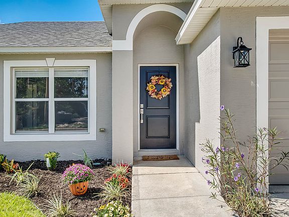 5th image of 14 Roxton Ln