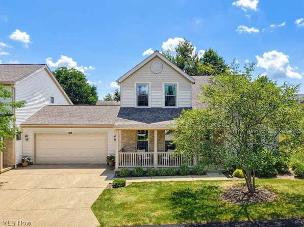 3961 Falconswalk Ct #28, Stow, OH 44224