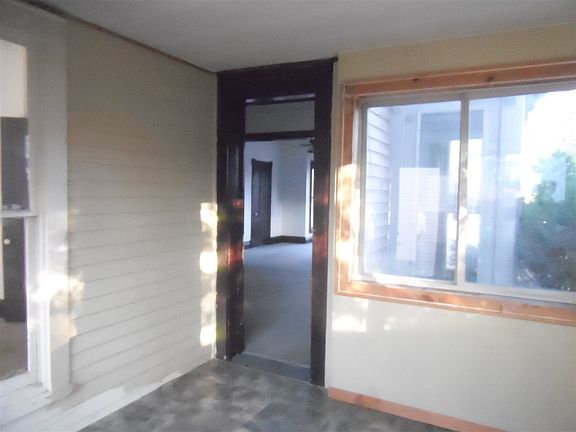2nd image of 504 N 6th St
