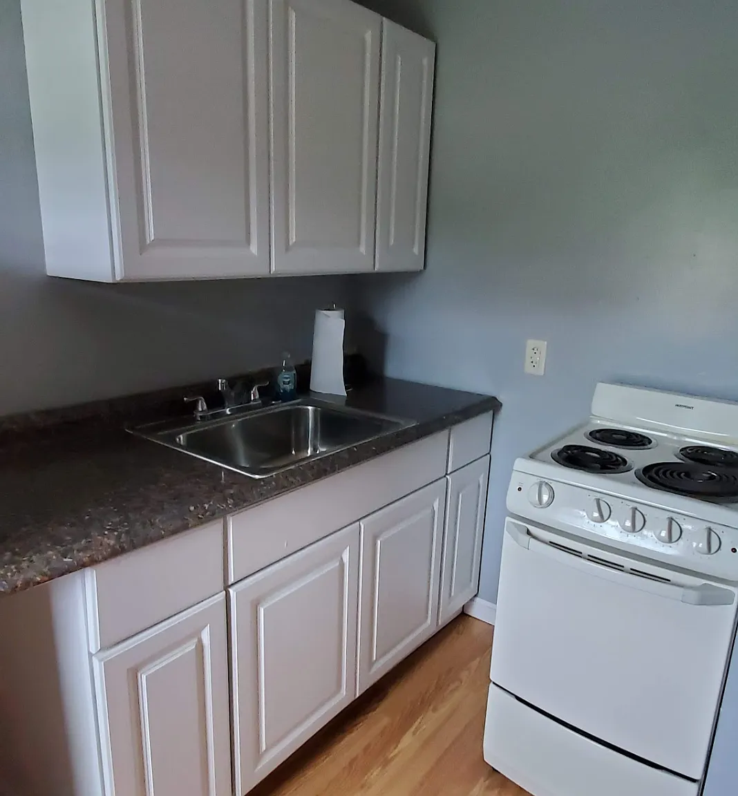 Studio, 220 sqft, $995 — Photo 4