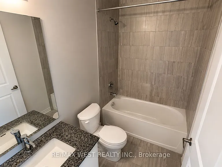15 Inverary Cres — Photo 16
