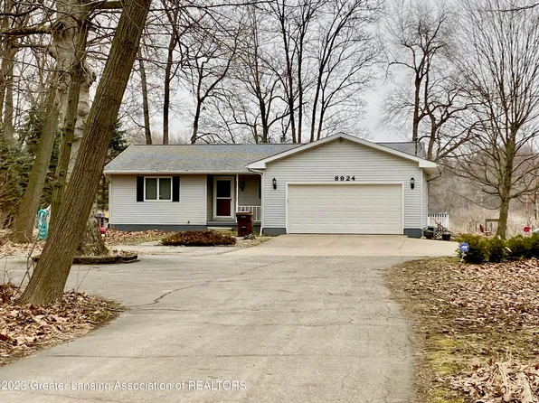8924 N Royston Rd, Grand Ledge, MI 48837