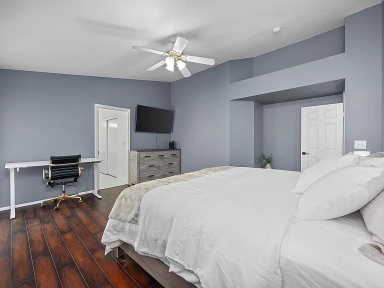 9506 Ravenrock Dr — Photo 23