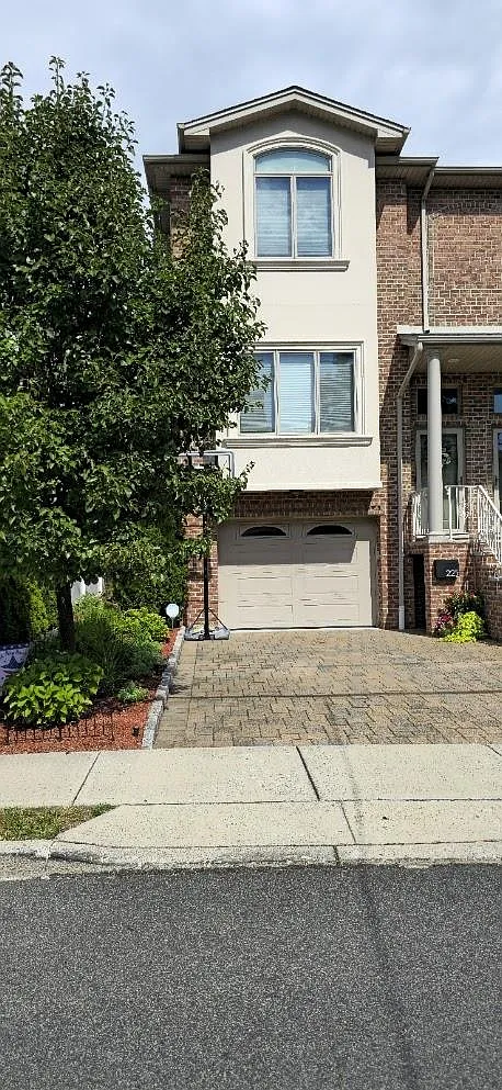 3 bed, 4.0 bath, 2500 sqft, $5,500 — Photo 2