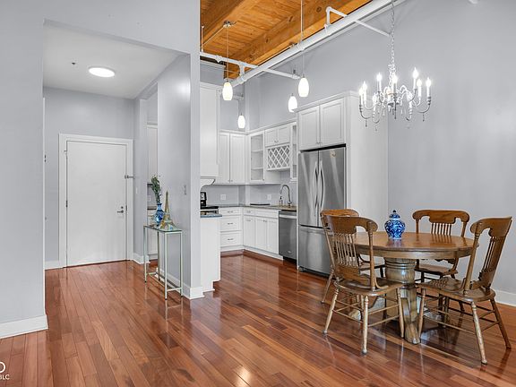 4th image of 430 N Park Ave Unit 102