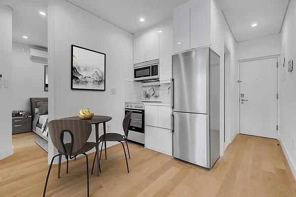 Rented by REAL New York | media 17