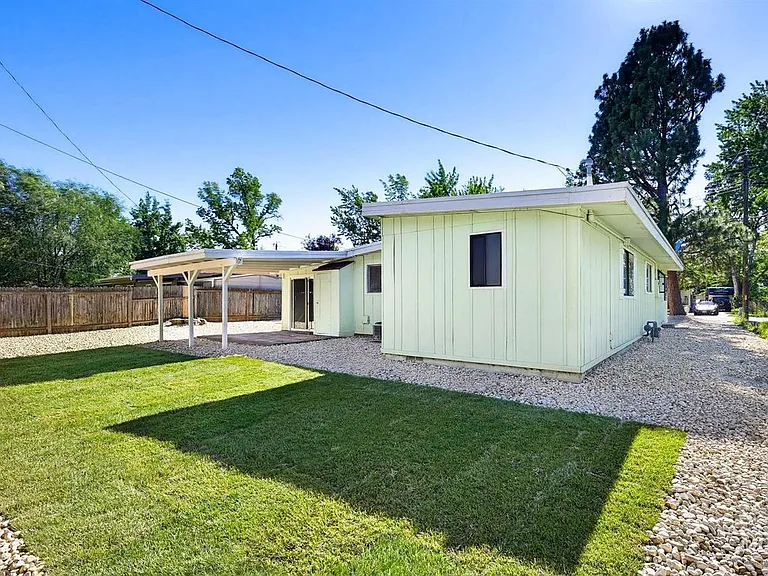 2504 S Annett St — Photo 25