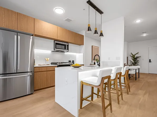 649 38th Street image 4 of 28