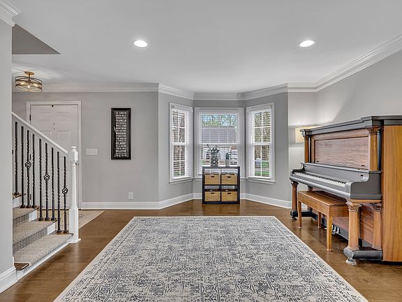 4th image of 629 Watson Branch Dr