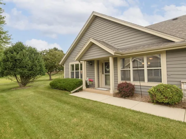 N24W24000 Brandon Oaks DRIVE #A, Pewaukee, WI 53072