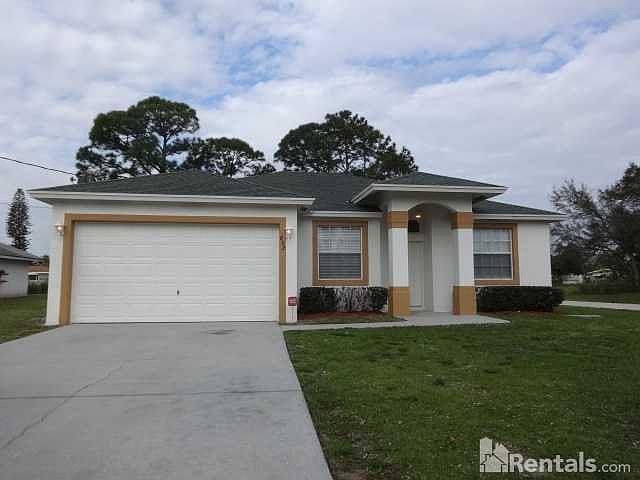 1st image of 802 SE Prineville St