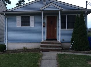 33 Kennedy St, Iselin, NJ 08830