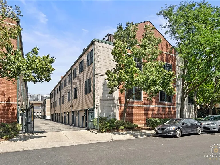 1812 S Dearborn St #10 — Photo 3