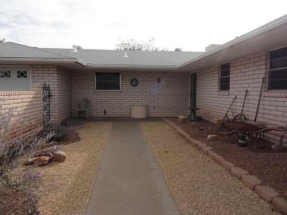 2nd image of 1906 Scenic Dr