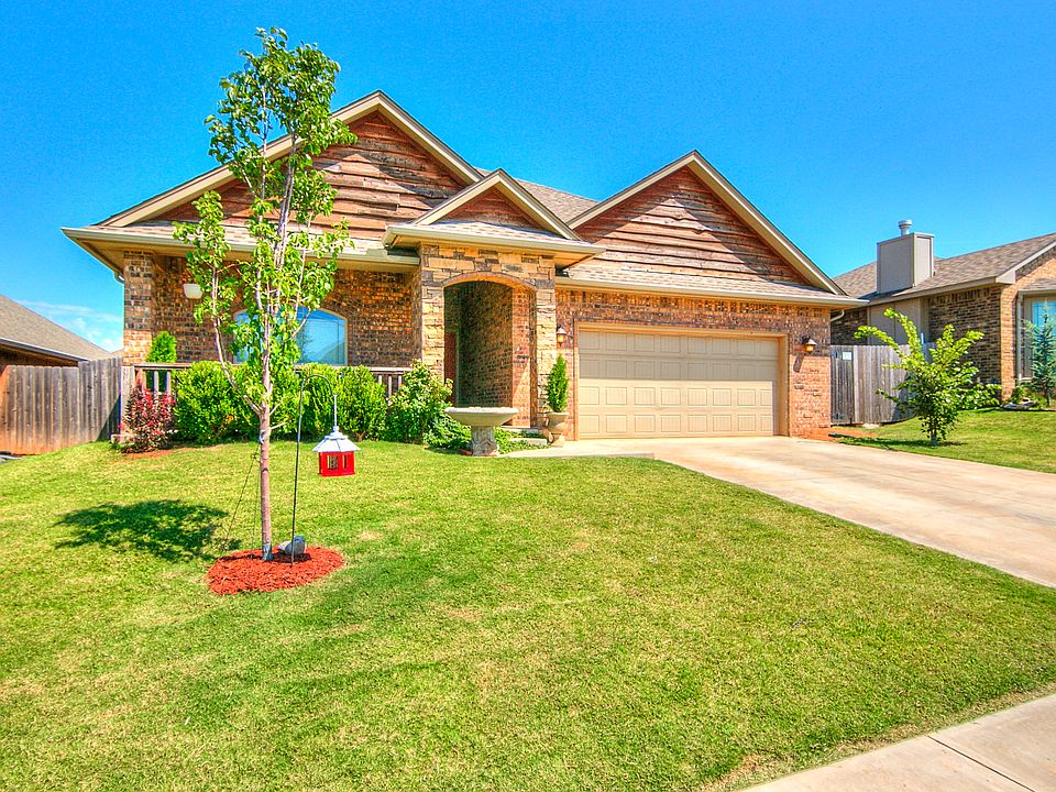 1st image of 8333 NW 141st Cir