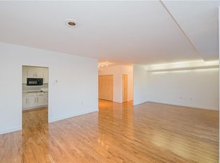 1028 Farmington Ave APT 2D, West Hartford, CT 06107