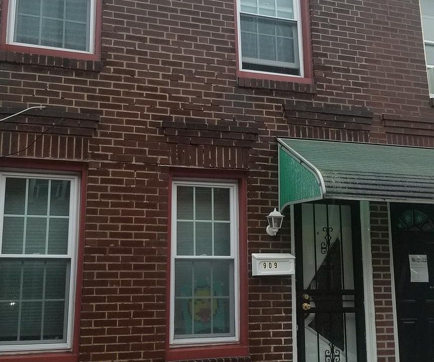 1st image of 909 Cantrell St