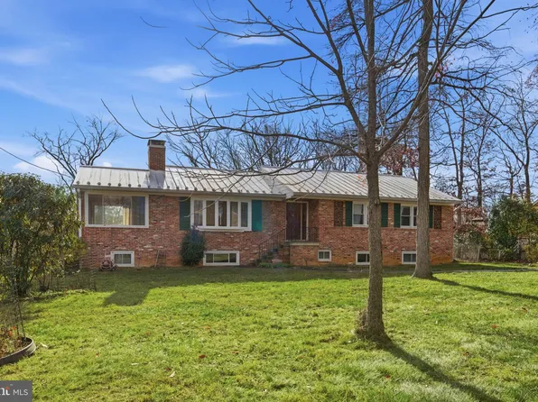 8819 Southwick St, Fairfax, VA 22031