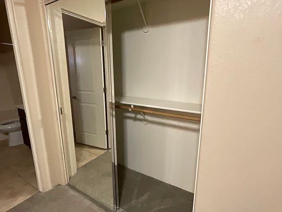 3rd image of 2407 Stonebridge Dr