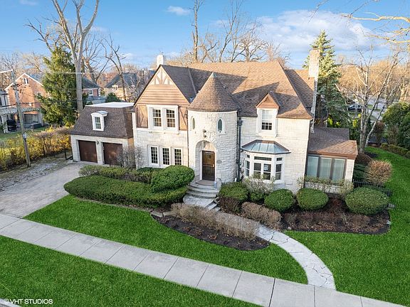 3rd image of 6242 N Sauganash Ave