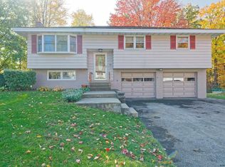 10 S Royal Dr, Albany, NY 12205