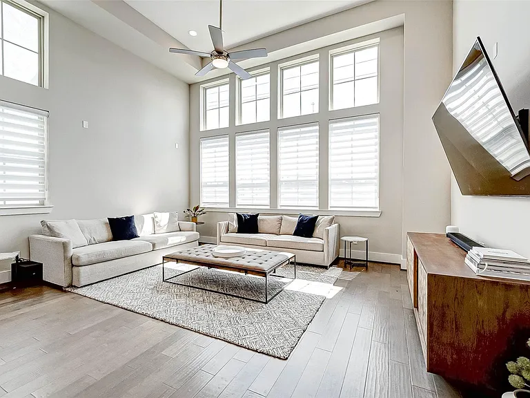 715 Algona Ave — Photo 15