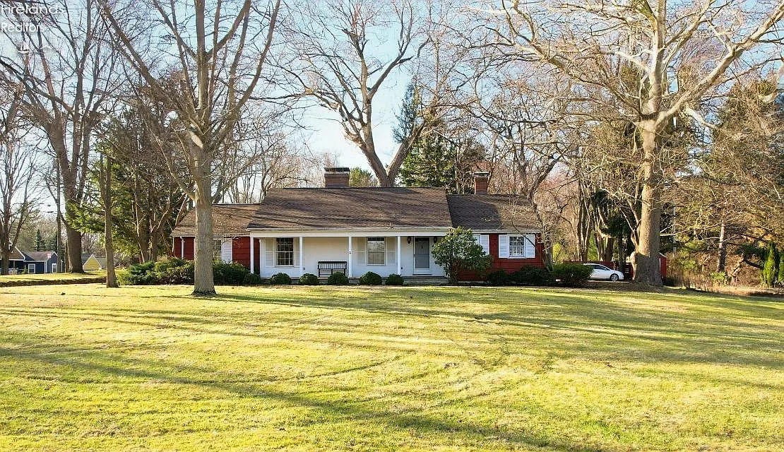 2516 Hull Rd photo 1