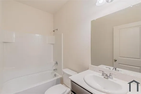 761 Richmond Dr — Photo 5