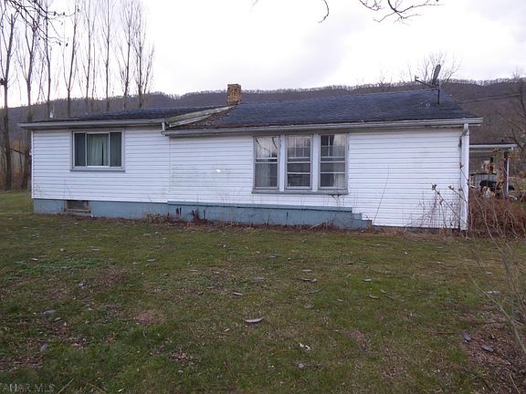 3rd image of 1048 N Railroad St