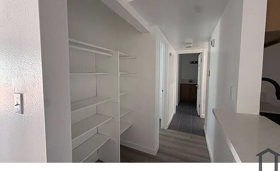 5th image of 18620 Hatteras St Unit 107
