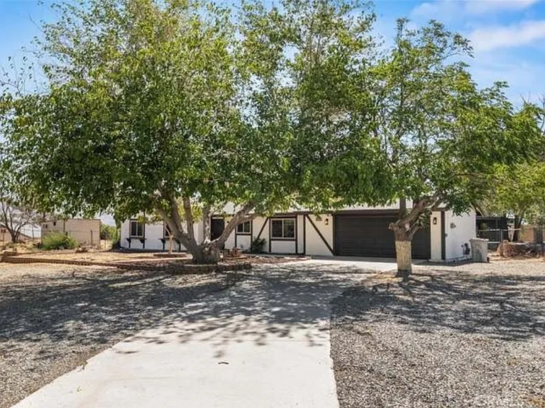 18635 Verano St — Photo 1