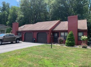 104-106 Stone Ridge Ct, Altamont, NY 12009