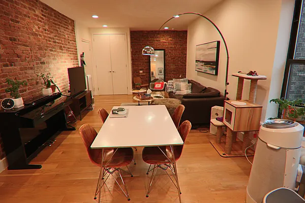 Rented by PMG Real Estate  | media 38