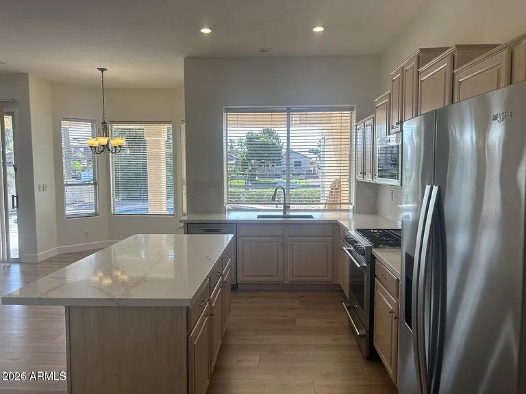3160 S Greythorne Way — Photo 2