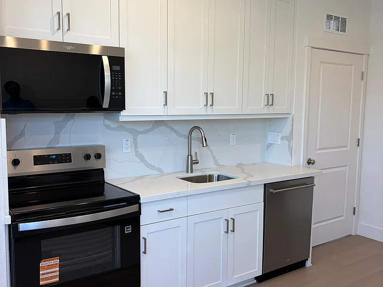 252 W Rustica Dr — Photo 12